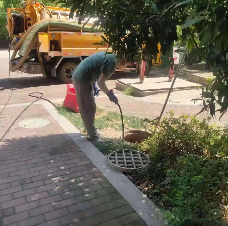 博白市政排污管道清淤疏通——专业团队，让您全程省心！
