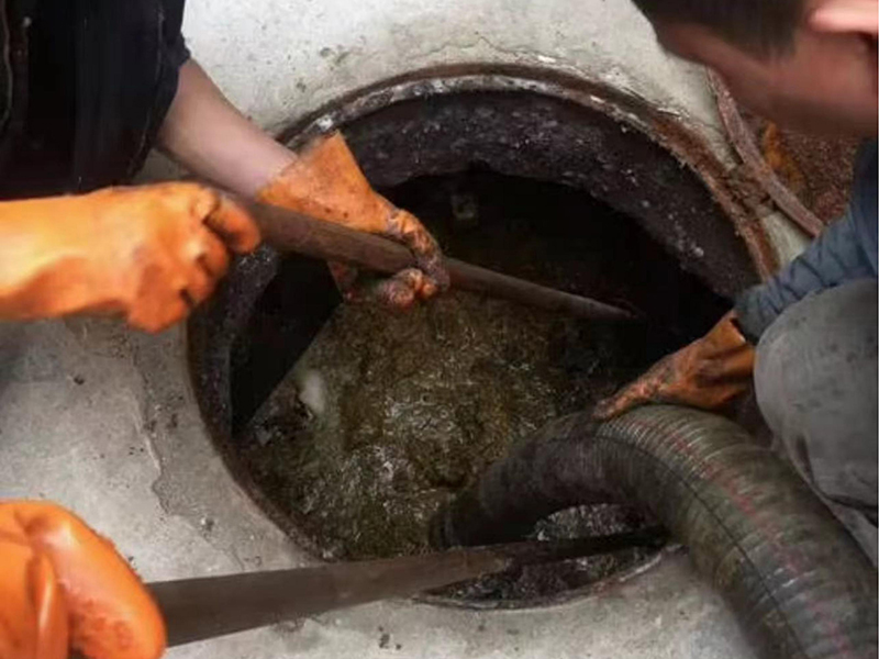 博白清理化粪池时如何避免沼气的危害?